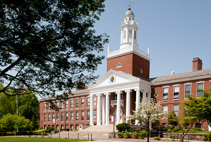 What majors does Bridgewater State University offer?